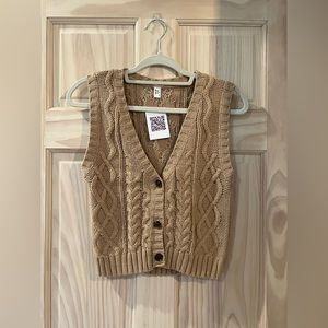 Cropped sweater vest